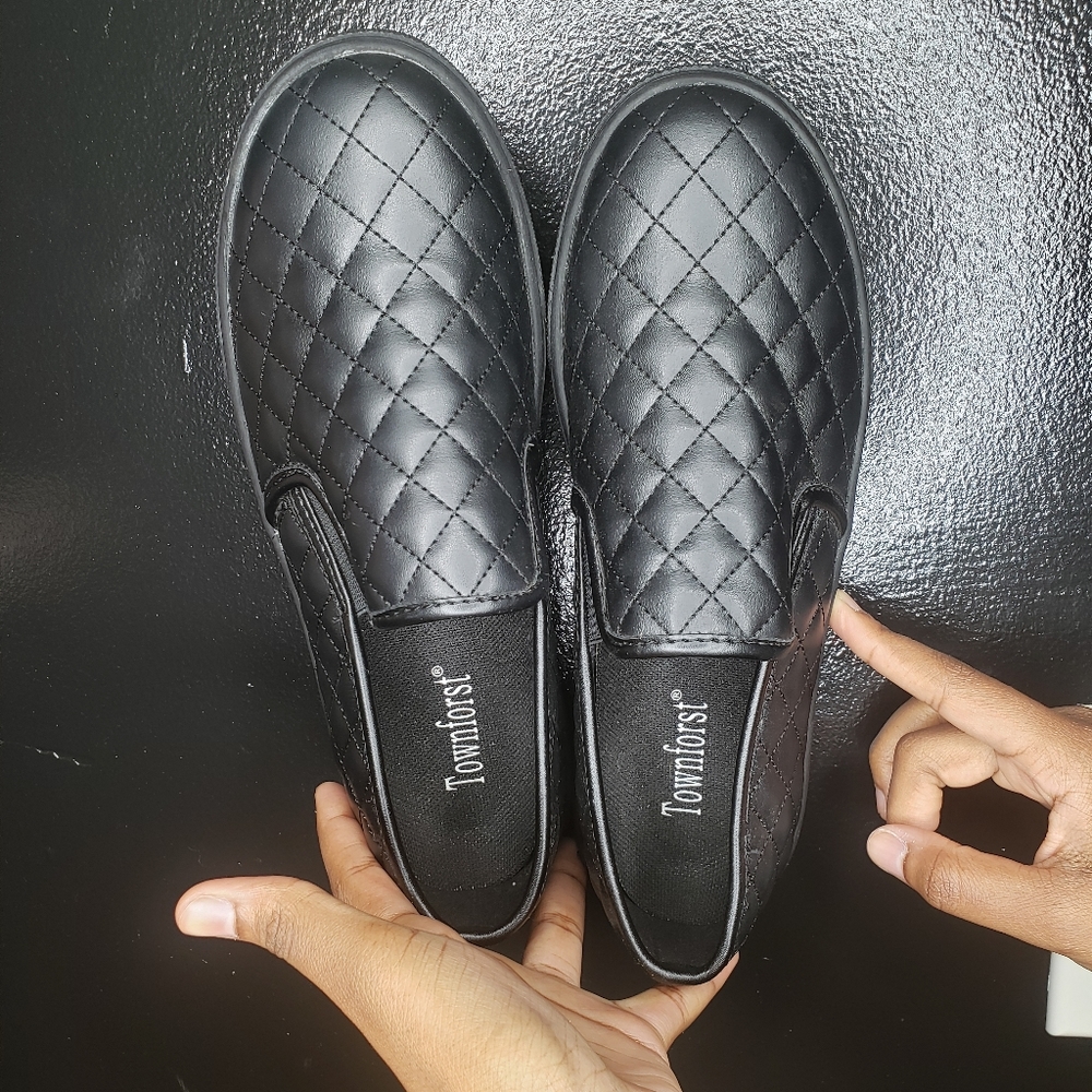 Slip resistant slide on shoes